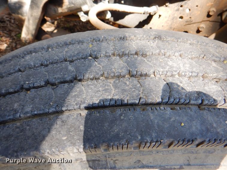 image for item IY9461 1992 International 4700  flatbed truck