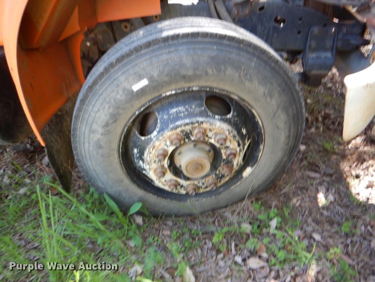 image for item IY9461 1992 International 4700  flatbed truck