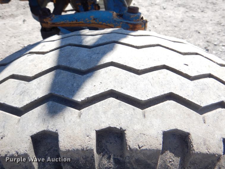 image for item IY9463 1983 Ford 7710  MFWD tractor