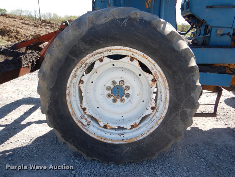 image for item IY9463 1983 Ford 7710  MFWD tractor