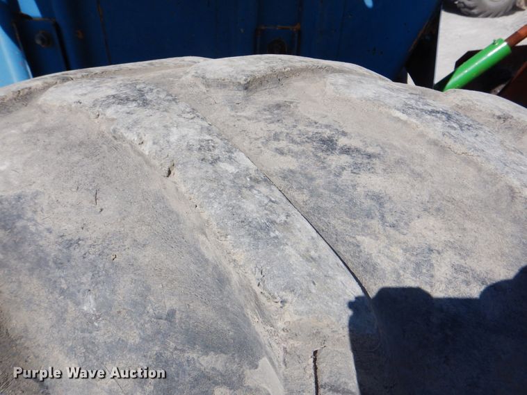 image for item IY9463 1983 Ford 7710  MFWD tractor