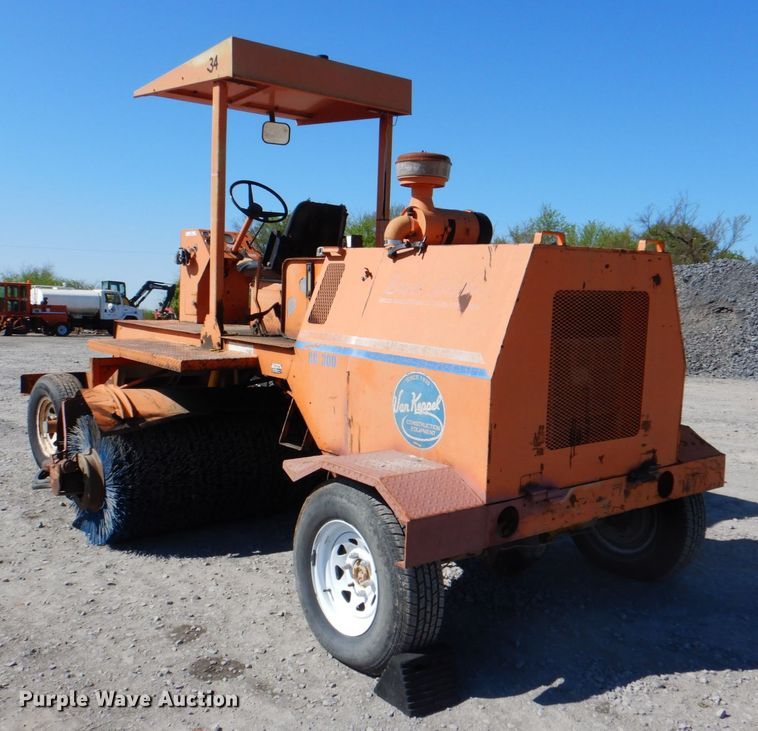 image for item IY9464 1995 Broce RC300  broom