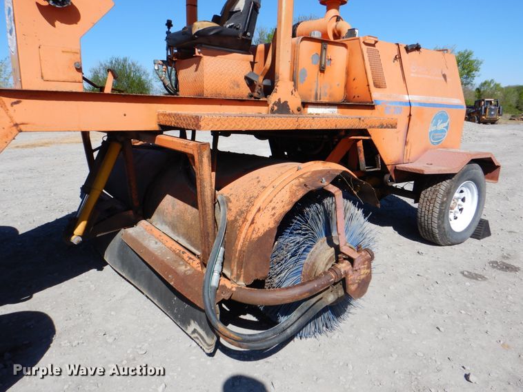 image for item IY9464 1995 Broce RC300  broom