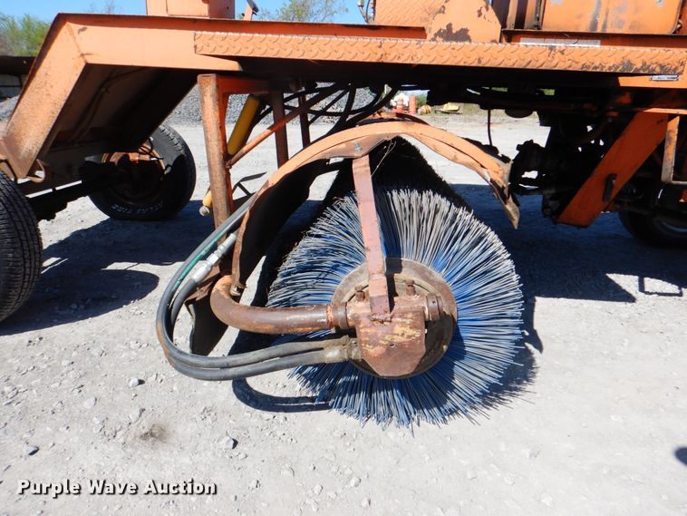 image for item IY9464 1995 Broce RC300  broom