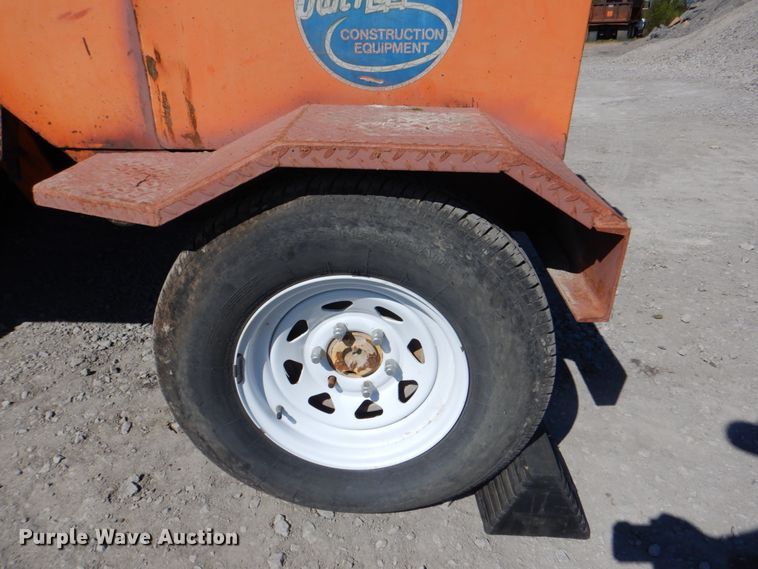 image for item IY9464 1995 Broce RC300  broom