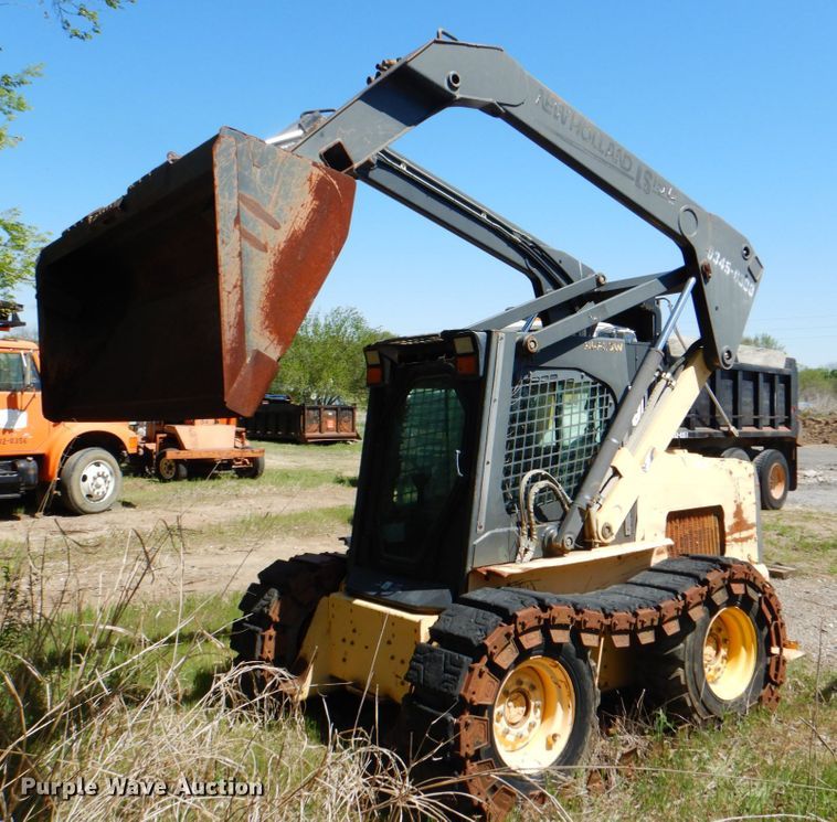 image for item IY9470 New Holland LS190  skid steer loader