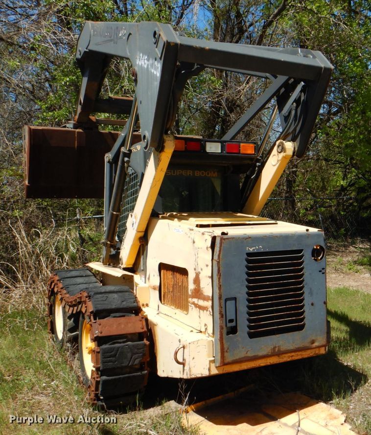 image for item IY9470 New Holland LS190  skid steer loader