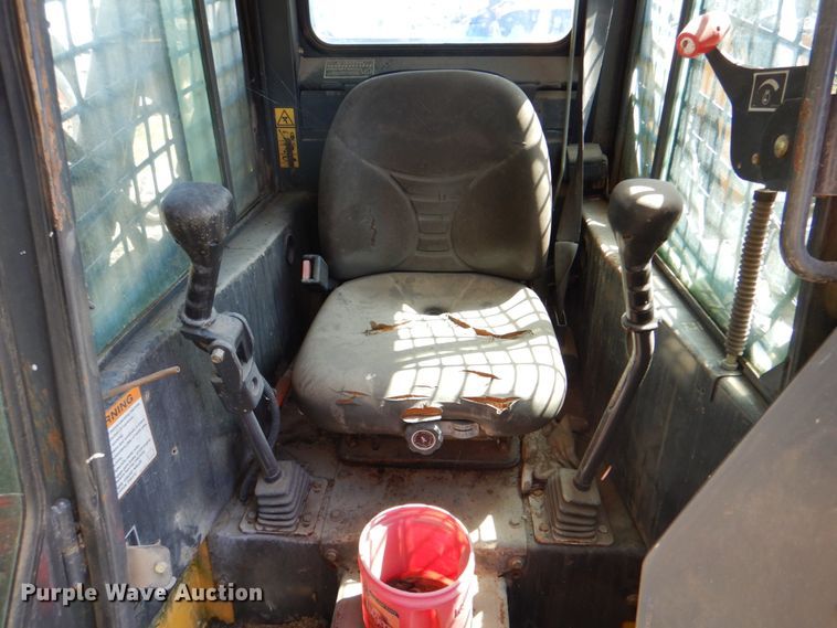 image for item IY9470 New Holland LS190  skid steer loader