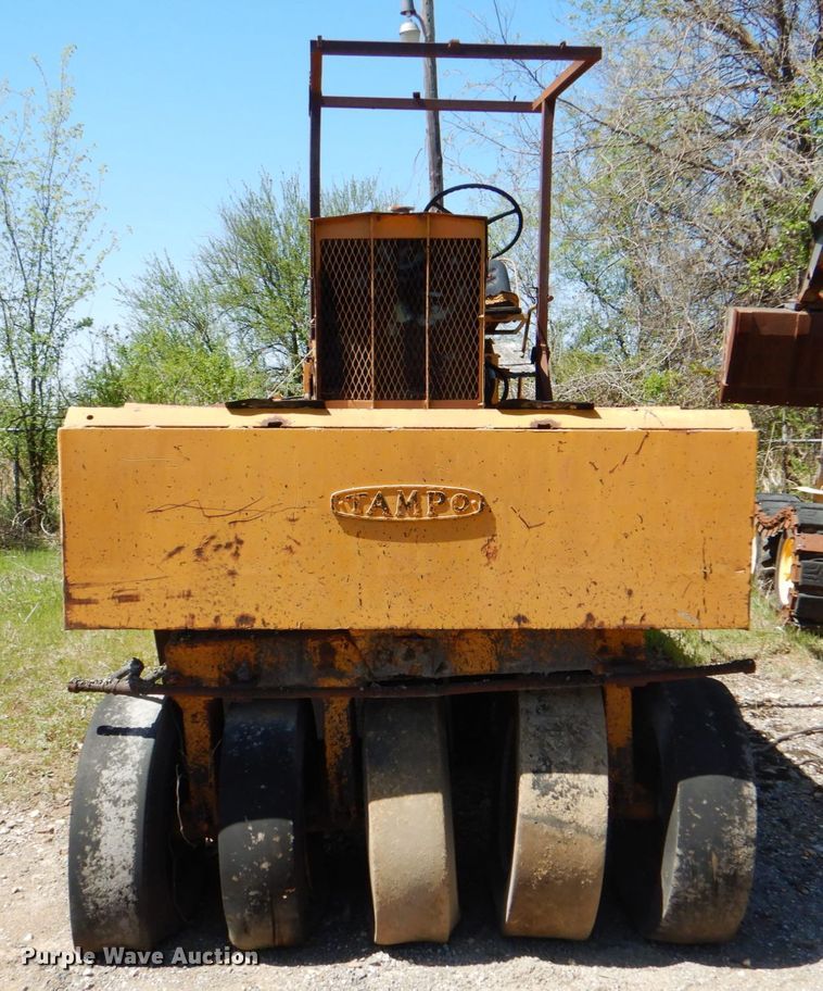 image for item IY9471 Tampo SP312  pneumatic roller