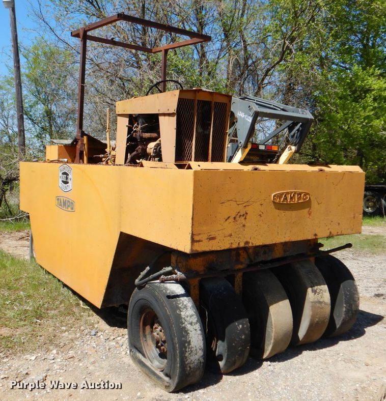 image for item IY9471 Tampo SP312  pneumatic roller