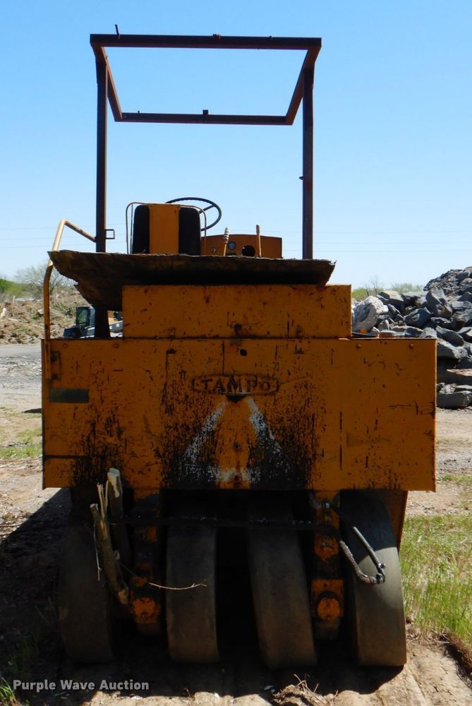 image for item IY9471 Tampo SP312  pneumatic roller