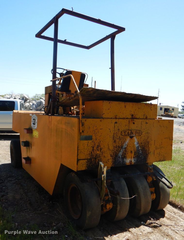 image for item IY9471 Tampo SP312  pneumatic roller