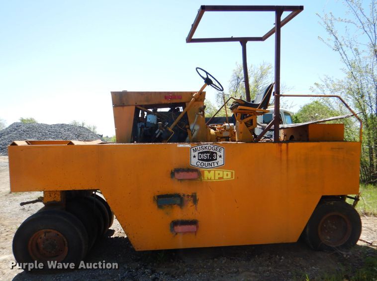 image for item IY9471 Tampo SP312  pneumatic roller