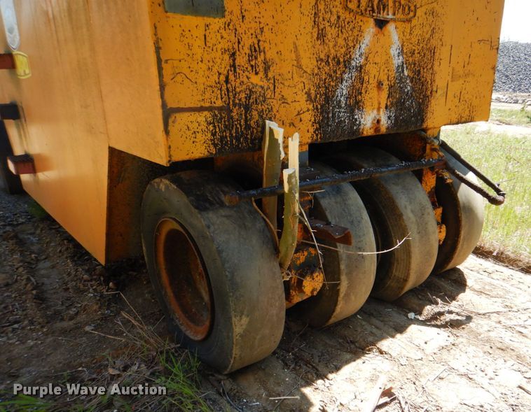 image for item IY9471 Tampo SP312  pneumatic roller