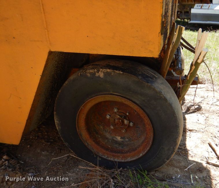 image for item IY9471 Tampo SP312  pneumatic roller