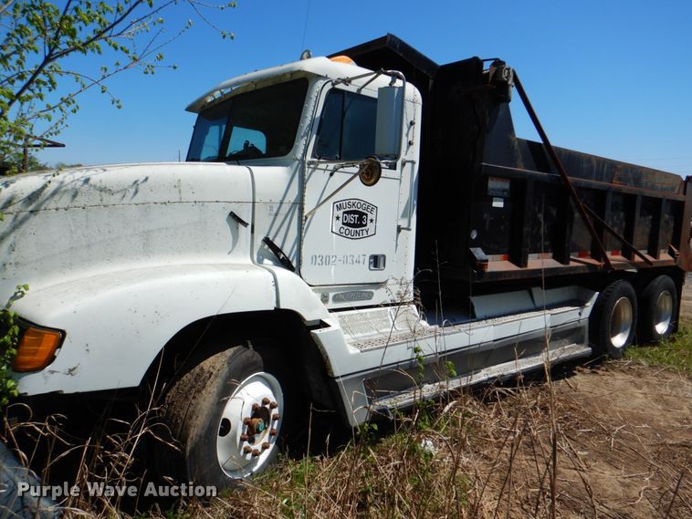 image for item IY9472 1995 Freightliner FLD  dump truck