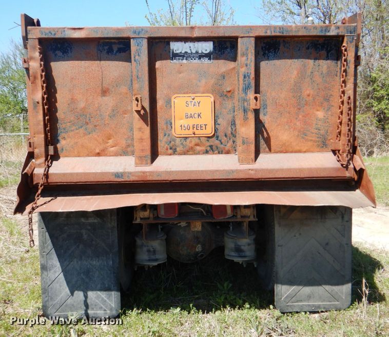 image for item IY9472 1995 Freightliner FLD  dump truck