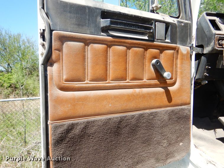 image for item IY9472 1995 Freightliner FLD  dump truck