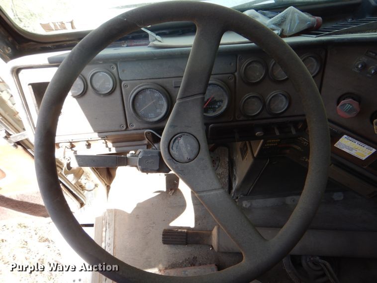 image for item IY9472 1995 Freightliner FLD  dump truck