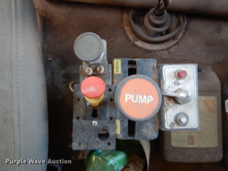 image for item IY9472 1995 Freightliner FLD  dump truck