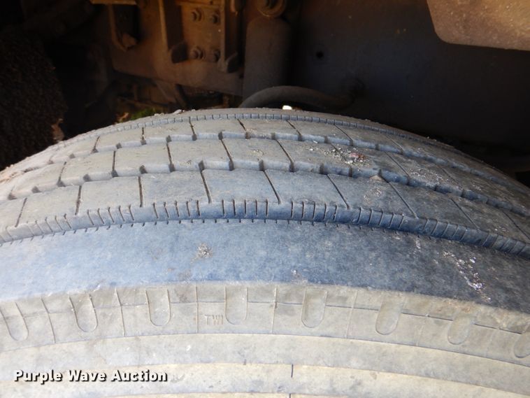 image for item IY9472 1995 Freightliner FLD  dump truck