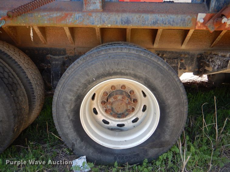 image for item IY9472 1995 Freightliner FLD  dump truck