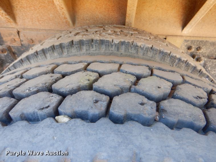 image for item IY9472 1995 Freightliner FLD  dump truck