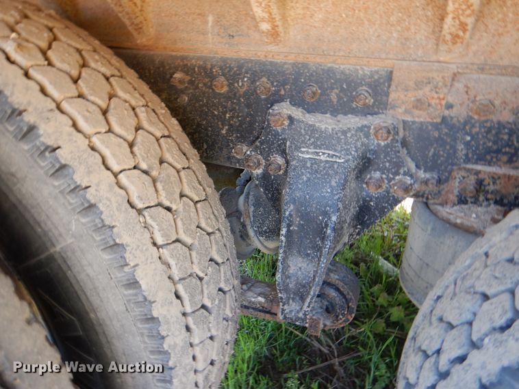 image for item IY9472 1995 Freightliner FLD  dump truck