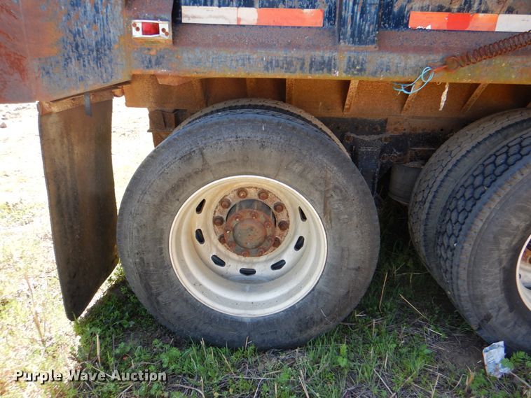 image for item IY9472 1995 Freightliner FLD  dump truck