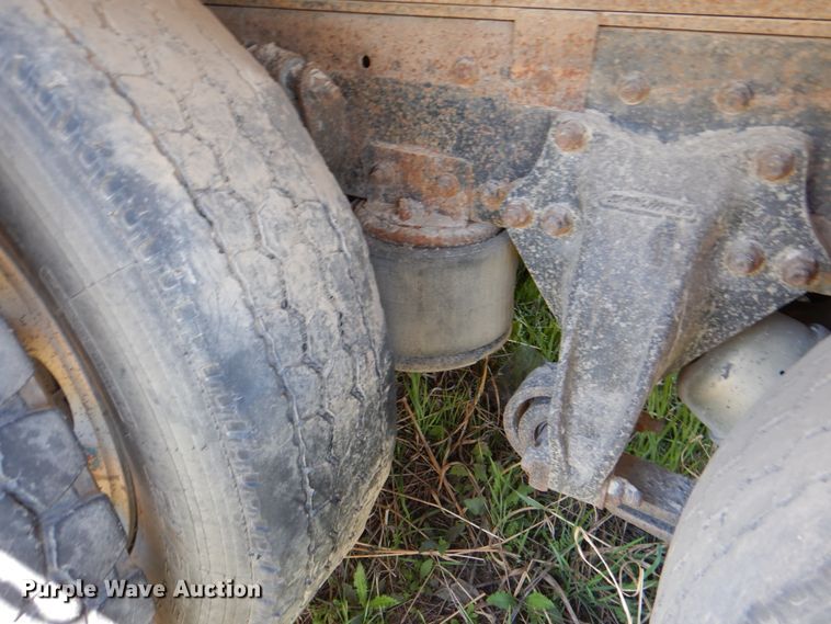 image for item IY9472 1995 Freightliner FLD  dump truck