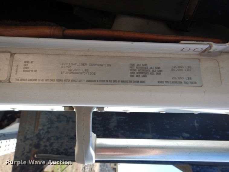 image for item IY9472 1995 Freightliner FLD  dump truck