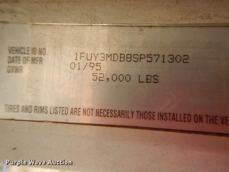 image for item IY9472 1995 Freightliner FLD  dump truck