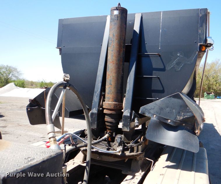 image for item IY9475 1995 Clement RKHL3226 end dump trailer