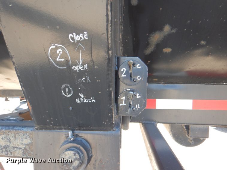 image for item IY9475 1995 Clement RKHL3226 end dump trailer