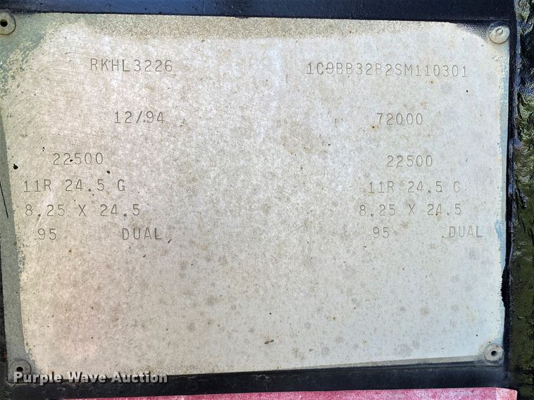 image for item IY9475 1995 Clement RKHL3226 end dump trailer