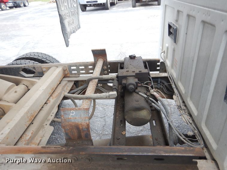 image for item IY9574 2003 Ford F550 Super Duty XL  dump truck