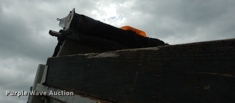 image for item IY9574 2003 Ford F550 Super Duty XL  dump truck