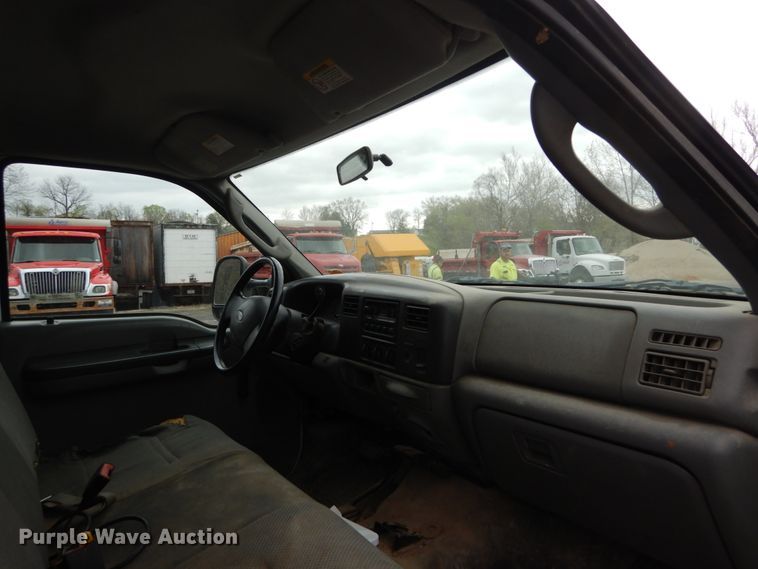 image for item IY9574 2003 Ford F550 Super Duty XL  dump truck