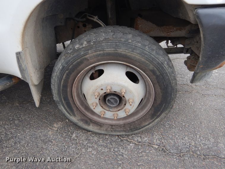 image for item IY9574 2003 Ford F550 Super Duty XL  dump truck