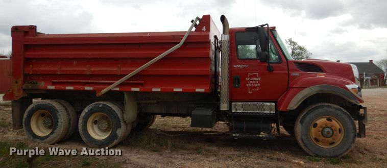 image for item IY9580 2008 International WorkStar 7400  dump truck
