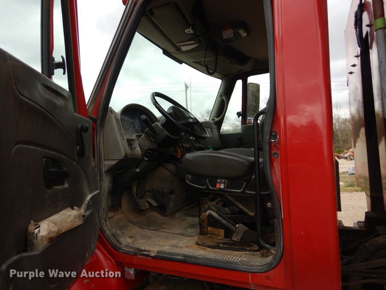 image for item IY9580 2008 International WorkStar 7400  dump truck