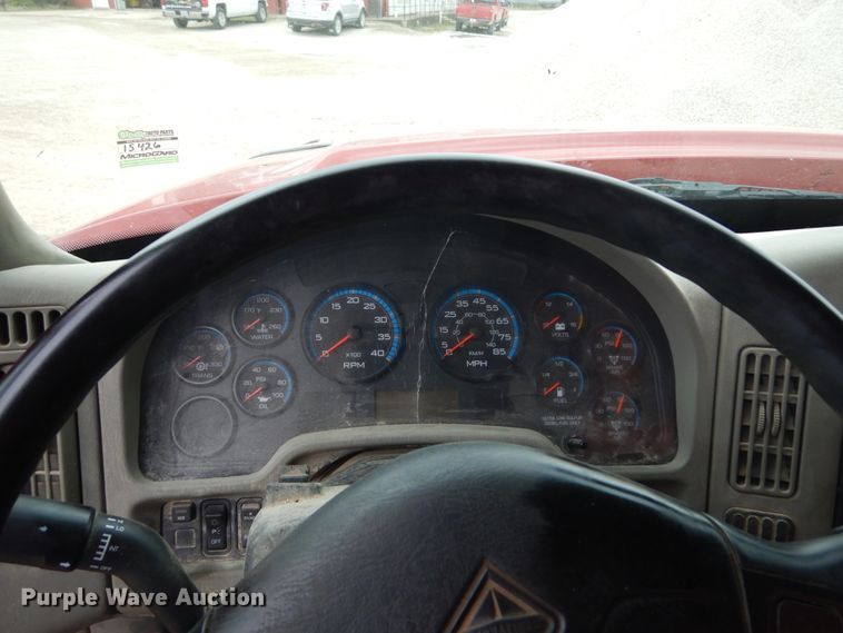 image for item IY9580 2008 International WorkStar 7400  dump truck