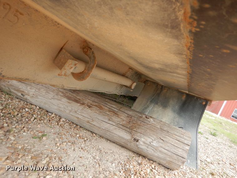 image for item IY9581 Dump bed