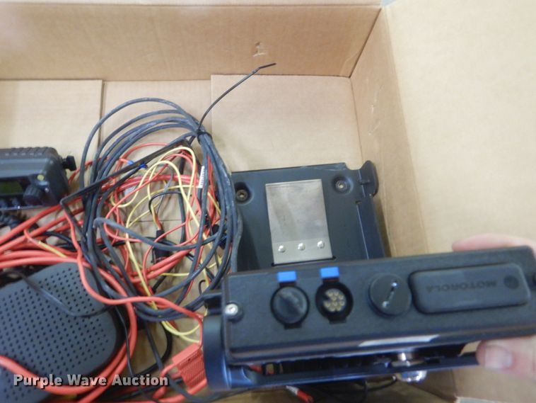 image for item IY9609 (7) Motorola MCS-2000 two-way radio