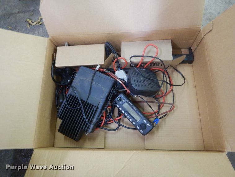 image for item IY9609 (7) Motorola MCS-2000 two-way radio