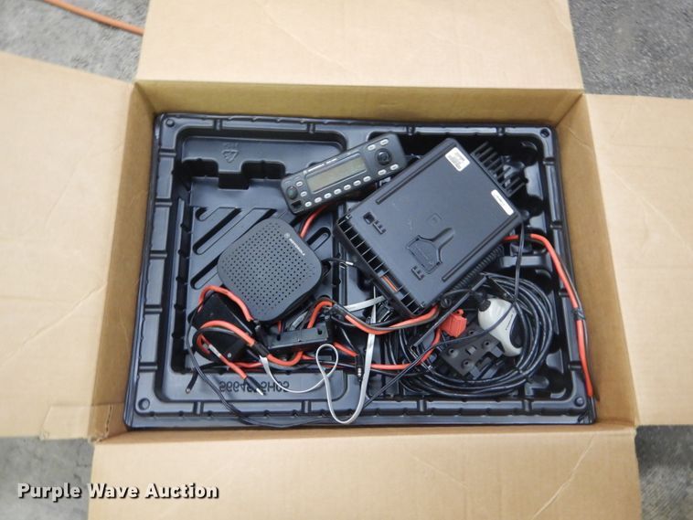 image for item IY9609 (7) Motorola MCS-2000 two-way radio