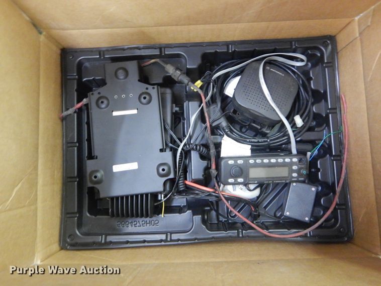 image for item IY9609 (7) Motorola MCS-2000 two-way radio