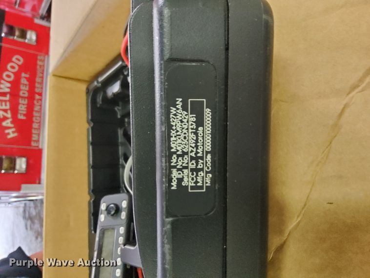 image for item IY9609 (7) Motorola MCS-2000 two-way radio