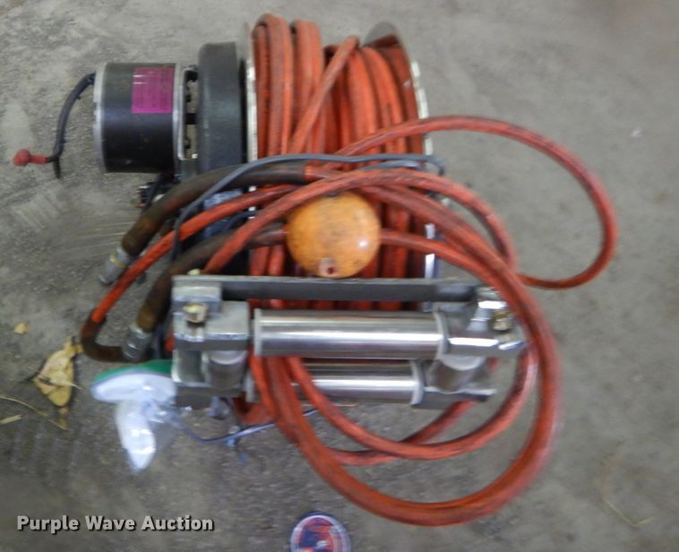 image for item IY9613 (2) Hannay hose reels