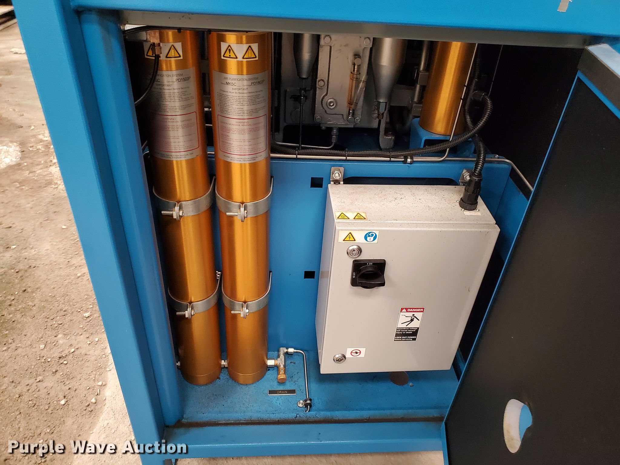 2015 Mako BAM08H air compressor in Salina, KS Item IX9085 sold